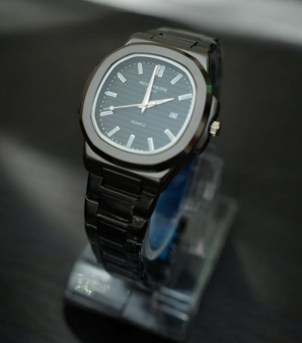 Patek Philippe (PP) - Nautilus Pure Black