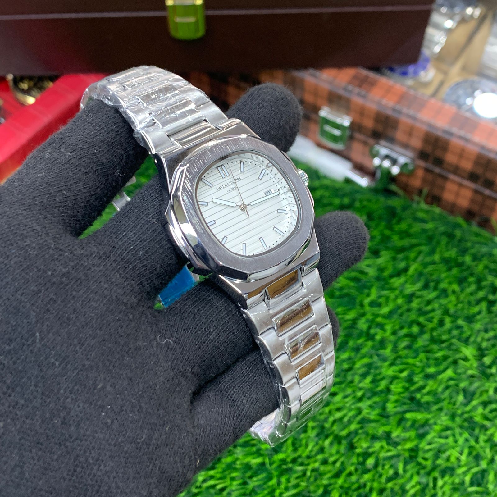 YW - Nautilus Silver with white dial - Premium Watch