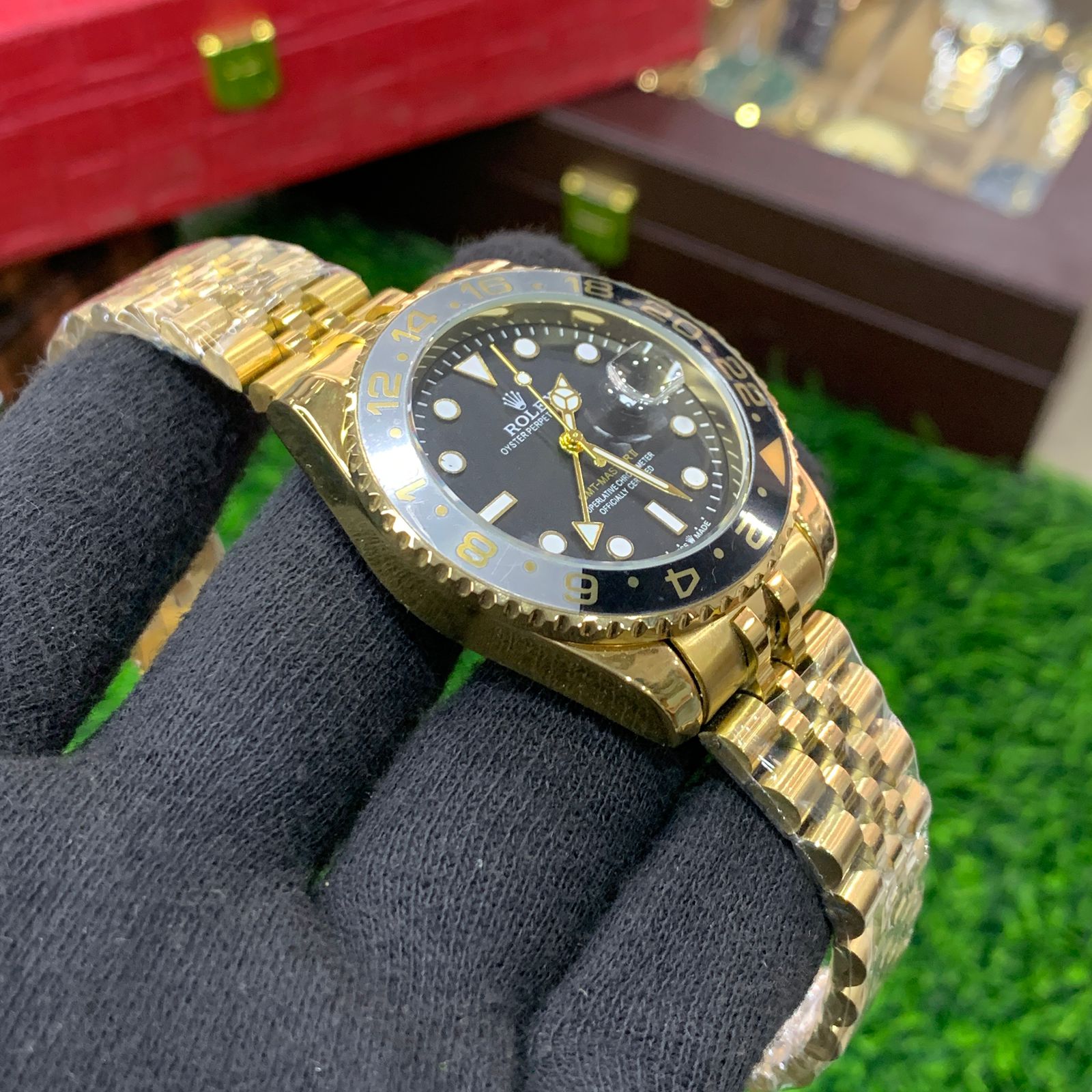 YW - GMT Golden chain with Black Dial Watch
