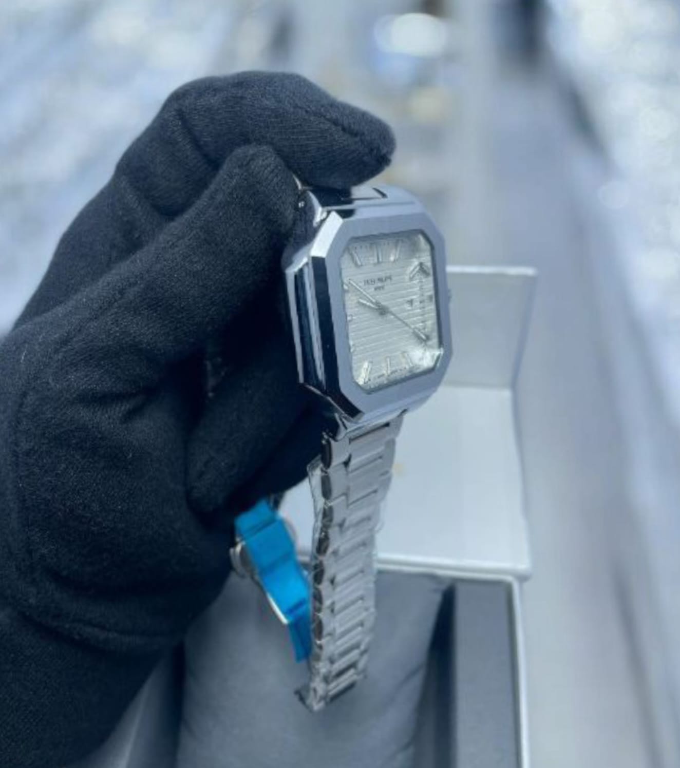 Patek Philippe  - Cubitus silver with white dial